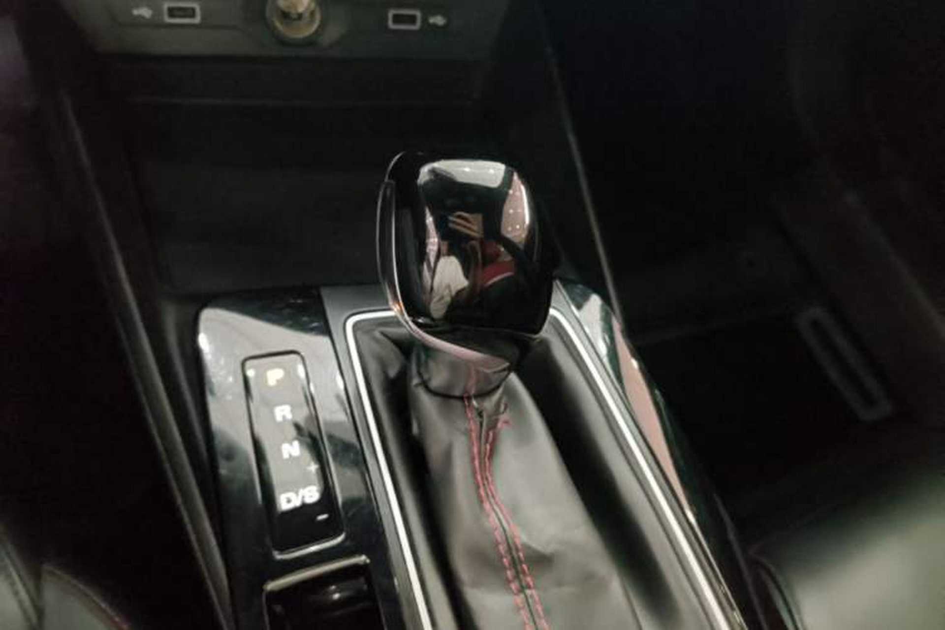 Used MG 5 2021 180 DVVT CVT Youth Luxury Edition Gear Lever