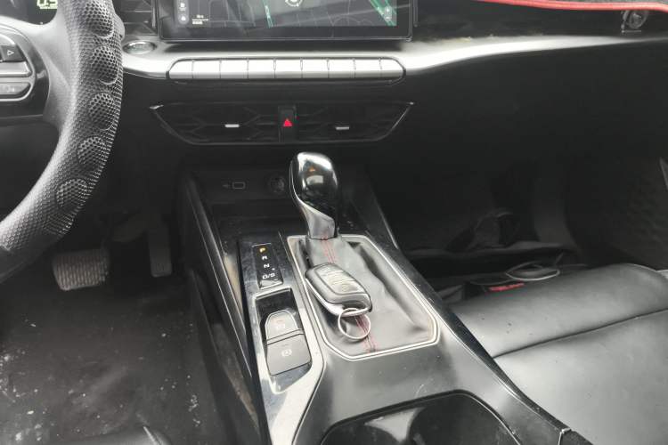 Used MG 5 2021 180 DVVT CVT Youth Luxury Edition Gear Lever