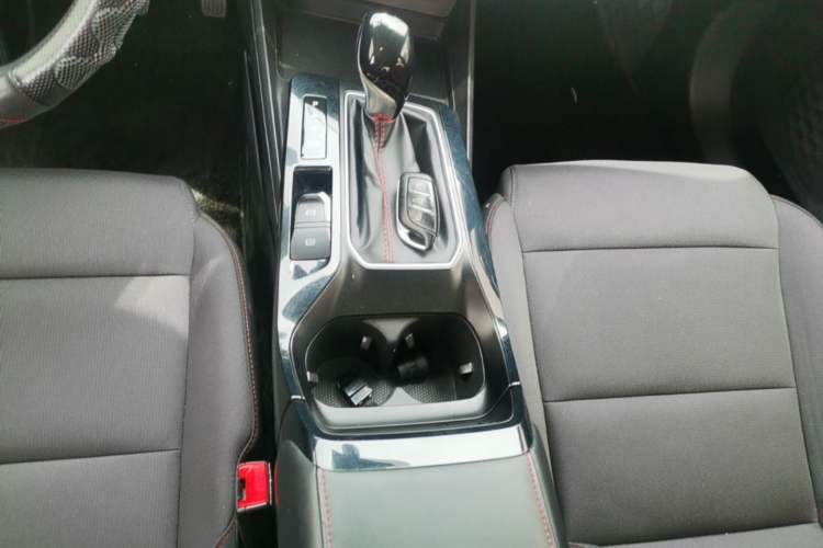 Used MG 5 2021 180 DVVT CVT Youthful Style Edition Gear Lever
