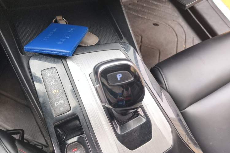 Used MG 5 2021 Revised 300TGI DCT Qingshè Luxurious Enjoyment Edition Gear Lever