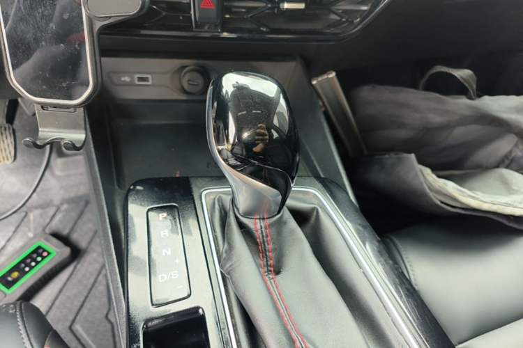 Used MG 5 2021 Revised Version 180 DVVT CVT Youth Luxury Edition Gear Lever