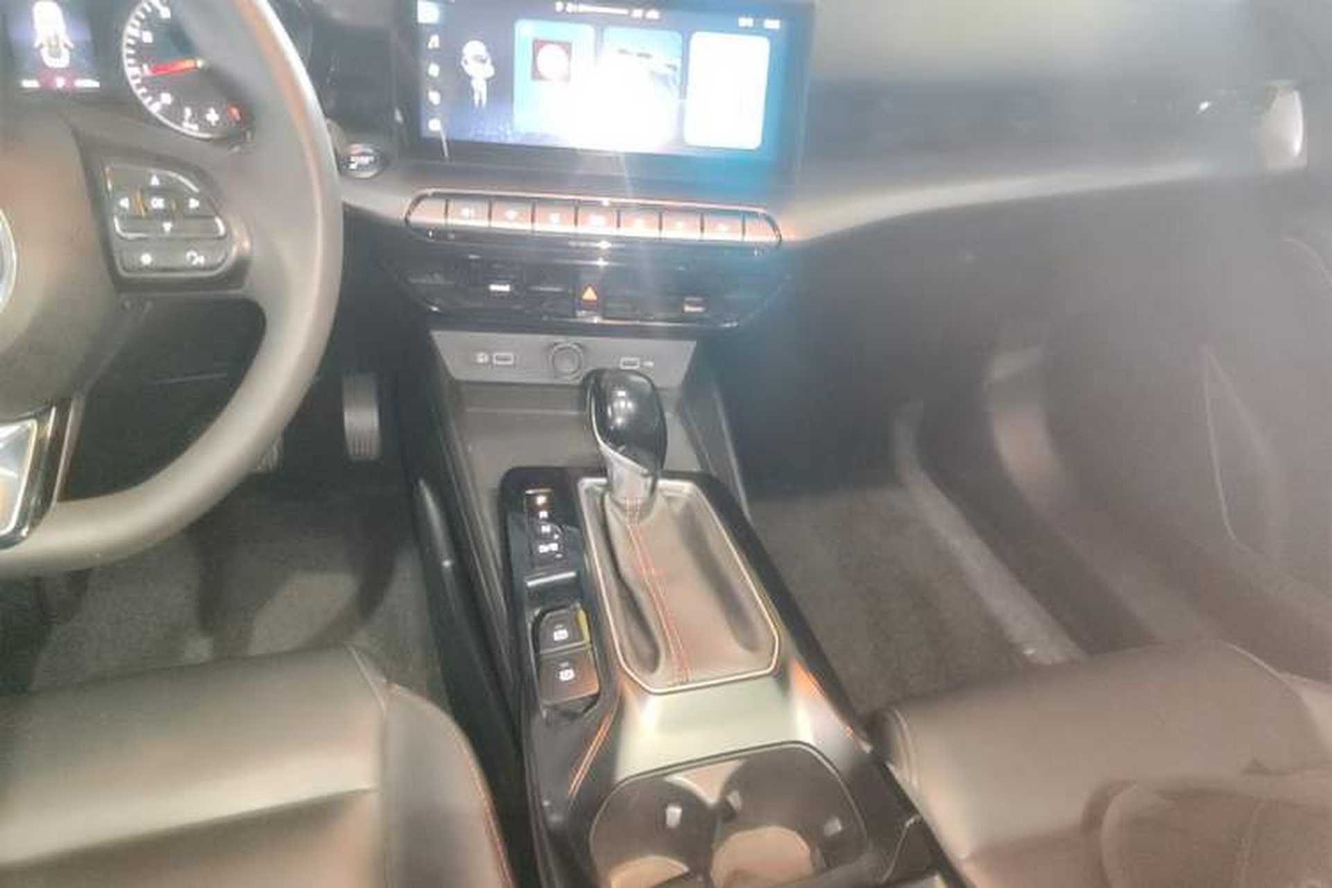 Used MG 5 2021 180 DVVT CVT Youth Luxury Edition Gear Lever