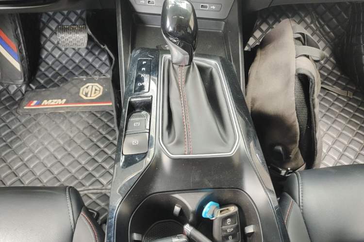 Used MG 5 2021 180 DVVT CVT Youth Luxury Edition Gear Lever