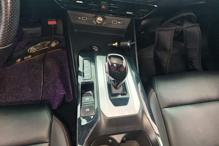 Used MG 5 2021 300TGI DCT Elegant Luxury Edition Gear Lever