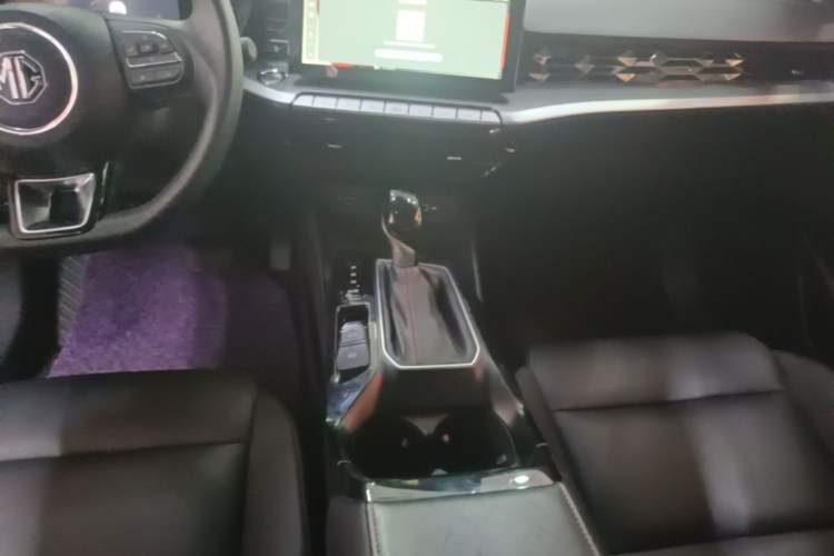 Used MG 5 2021 180 DVVT CVT Youth Luxury Edition Gear Lever
