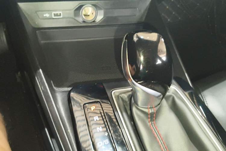 Used MG 5 2021 Revised Version 180 DVVT CVT Youth Luxury Edition Gear Lever