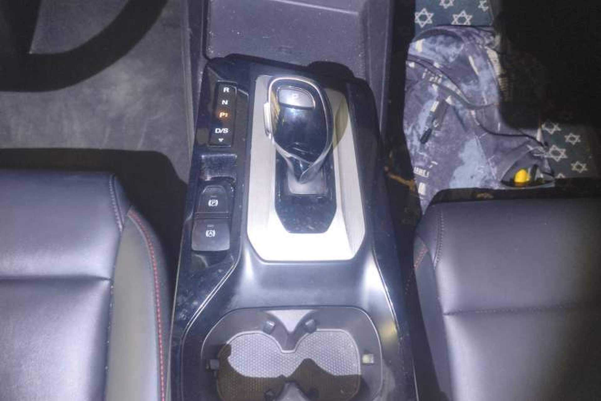 Used MG 5 2021 Revised 300TGI DCT Qingshè Luxurious Enjoyment Edition Gear Lever