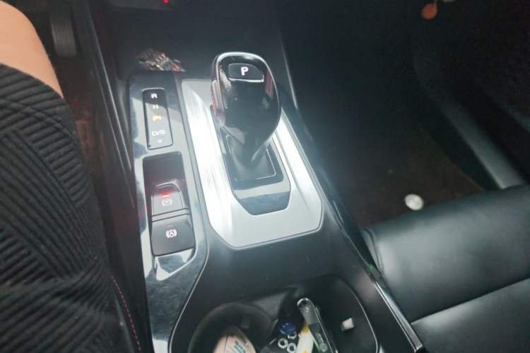 Used MG 5 2021 Revised 300TGI DCT Qingshè Luxurious Enjoyment Edition Gear Lever