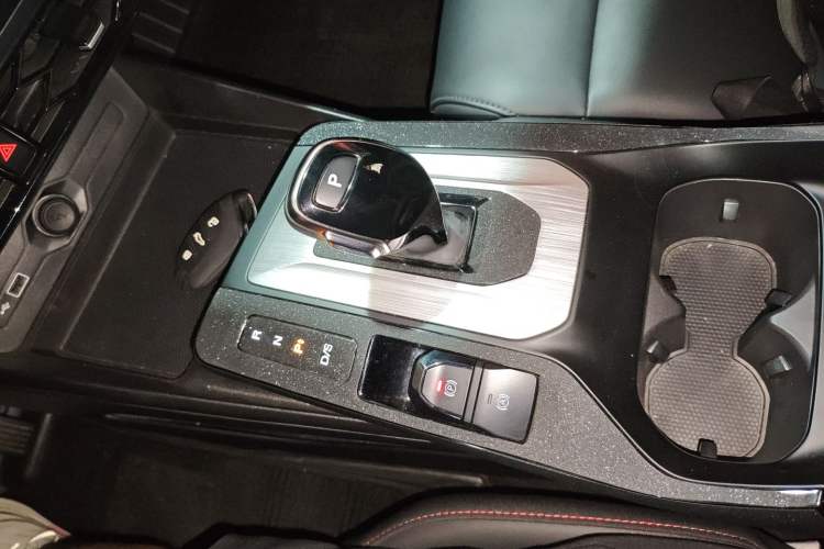 Used MG 5 2021 Revised 300TGI DCT Elegant Luxury Flagship Edition Gear Lever