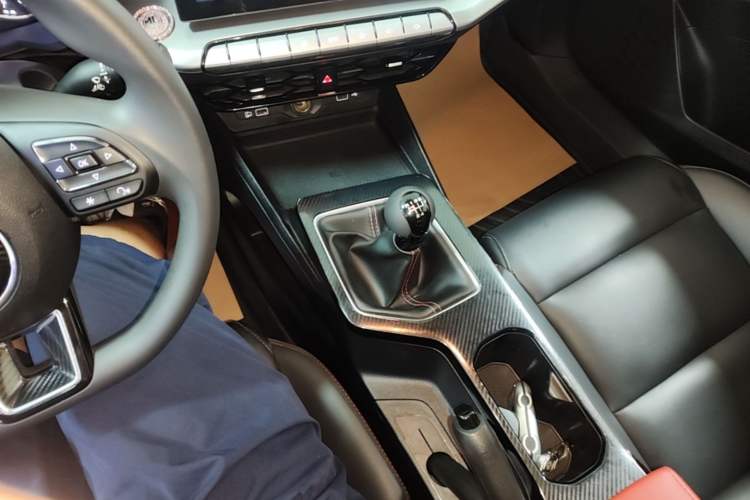 Used MG 5 2021 180 DVVT Manual Youth Luxury Edition Gear Lever