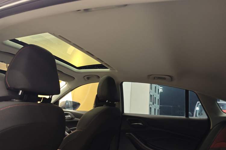 Used MG 5 2021 300TGI DCT Elegant & Trendy Edition Headliner