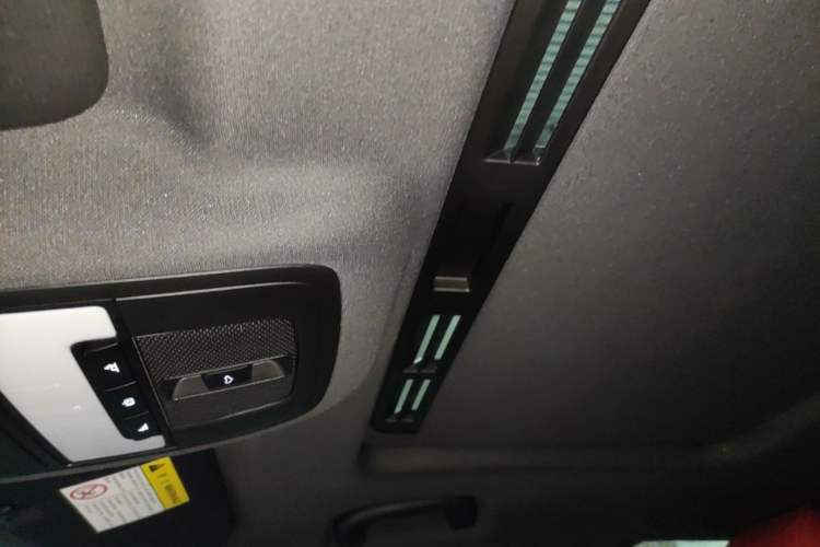 Used MG 5 2021 Revised Version 180 DVVT CVT Youth Luxury Edition Headliner