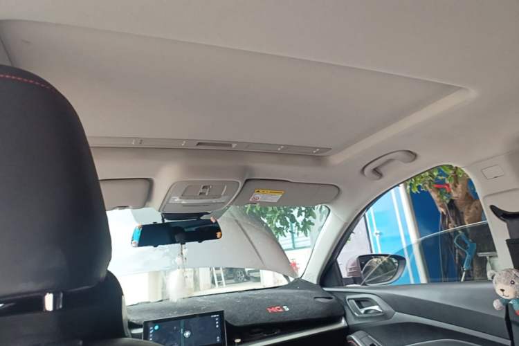 Used MG 5 2021 Revised Version 180 DVVT CVT Youth Luxury Edition Headliner