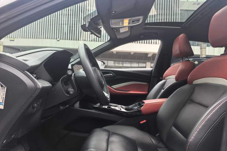 Used MG 5 2021 Revised Version 180 DVVT CVT Youth Luxury Edition Interior 1