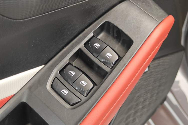 Used MG 5 2021 Revised 300TGI DCT Elegant Luxury Flagship Edition Interior 11