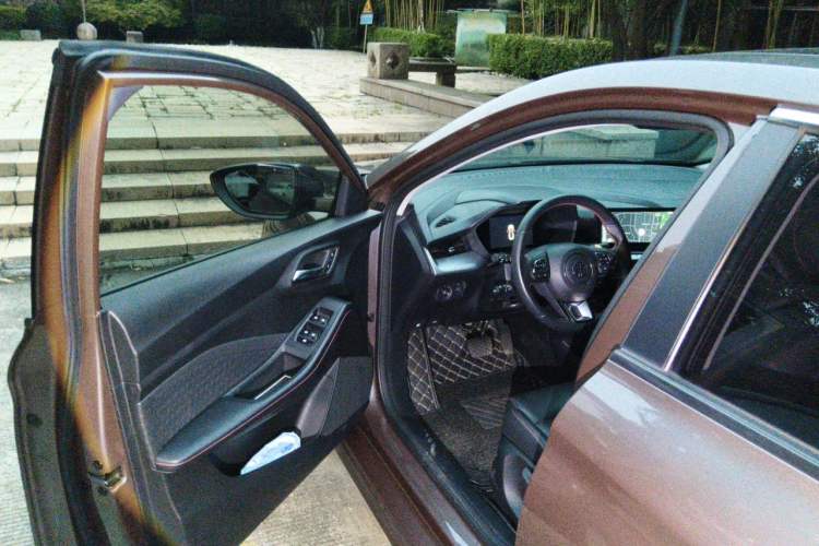 Used MG 5 2021 Revised 300TGI DCT Qingshè Luxurious Enjoyment Edition Interior 3