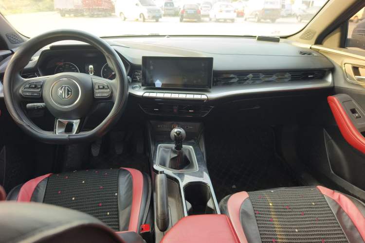 Used MG 5 2021 180 DVVT Manual Youth Luxury Edition Interior 4
