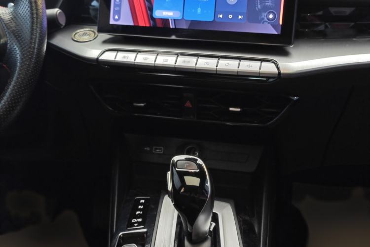 Used MG 5 2021 Revised 300TGI DCT Elegant Luxury Flagship Edition Interior 6