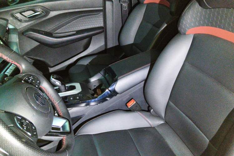 Used MG 5 2021 Revised 300TGI DCT Qingshè Luxurious Enjoyment Edition Left Front Seat
