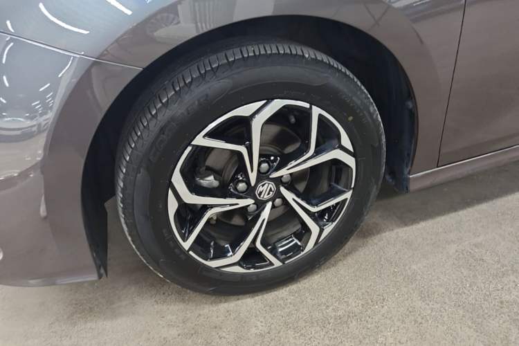 Used MG 5 2021 180 DVVT CVT Youth Luxury Edition Left Front Wheel Hub