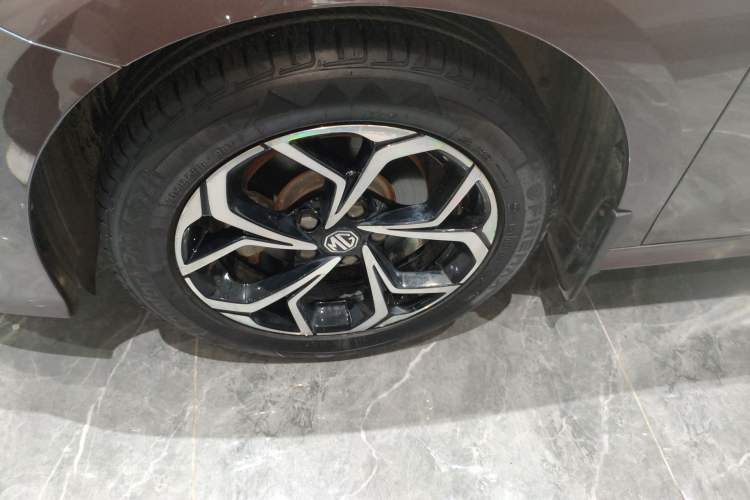 Used MG 5 2021 Revised Version 180 DVVT CVT Youth Luxury Edition Left Front Wheel Hub