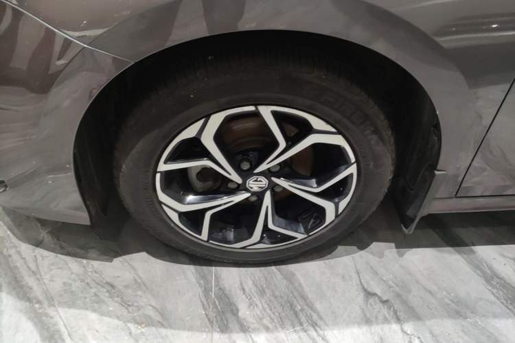 Used MG 5 2021 Revised Version 180 DVVT CVT Youth Luxury Edition Left Front Wheel Hub