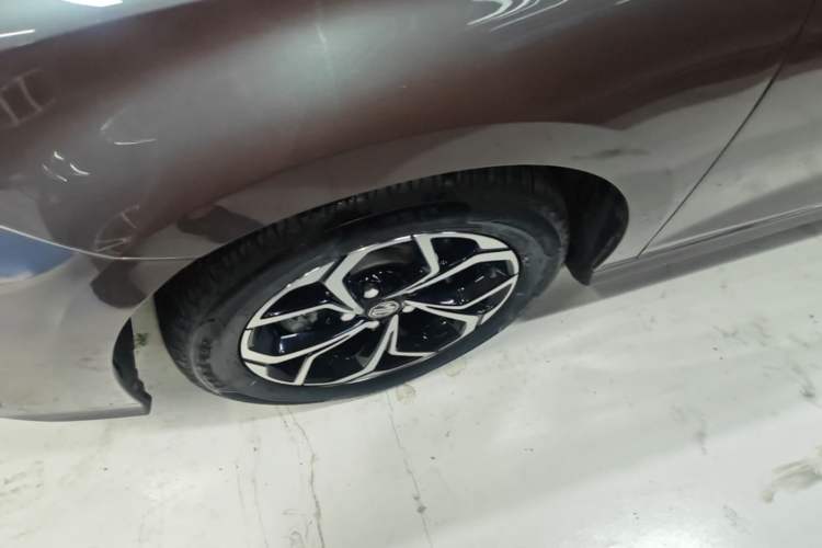 Used MG 5 2021 Revised Version 180 DVVT CVT Youth Luxury Edition Left Front Wheel Hub