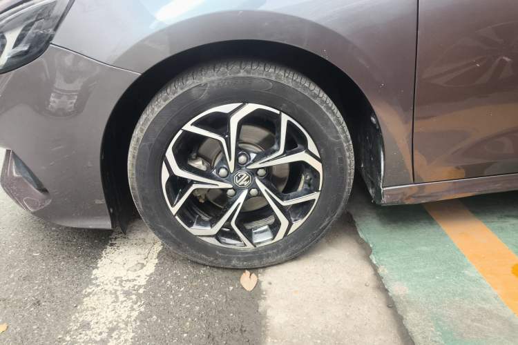 Used MG 5 2021 180 DVVT CVT Youth Luxury Edition Left Front Wheel Hub