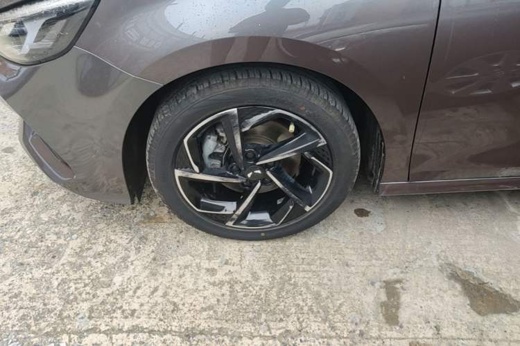 Used MG 5 2021 300TGI DCT Elegant Luxury Edition Left Front Wheel Hub