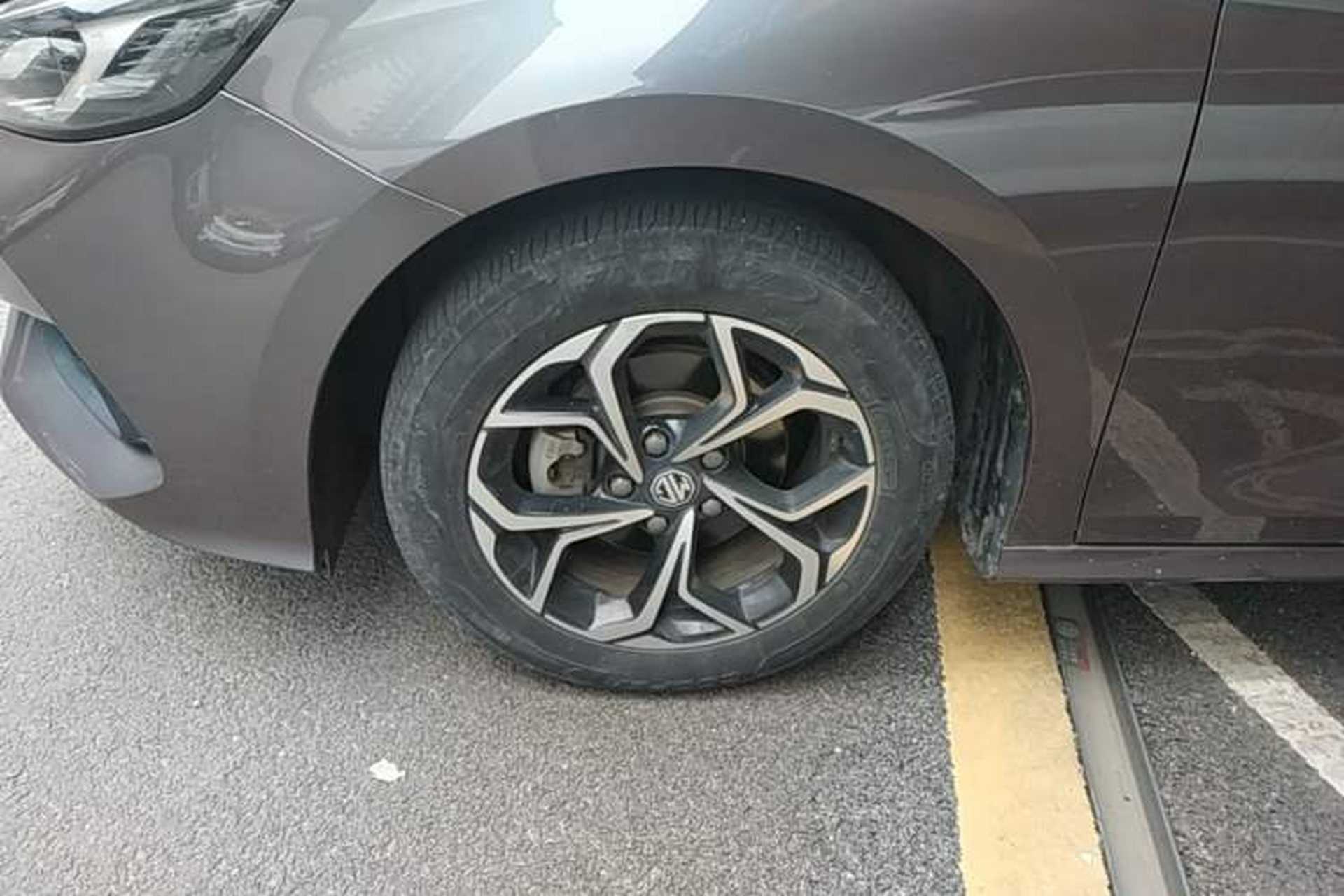Used MG 5 2021 180 DVVT CVT Youthful Style Edition Left Front Wheel Hub