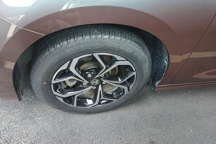 Used MG 5 2021 180 DVVT CVT Youth Luxury Edition Left Front Wheel Hub