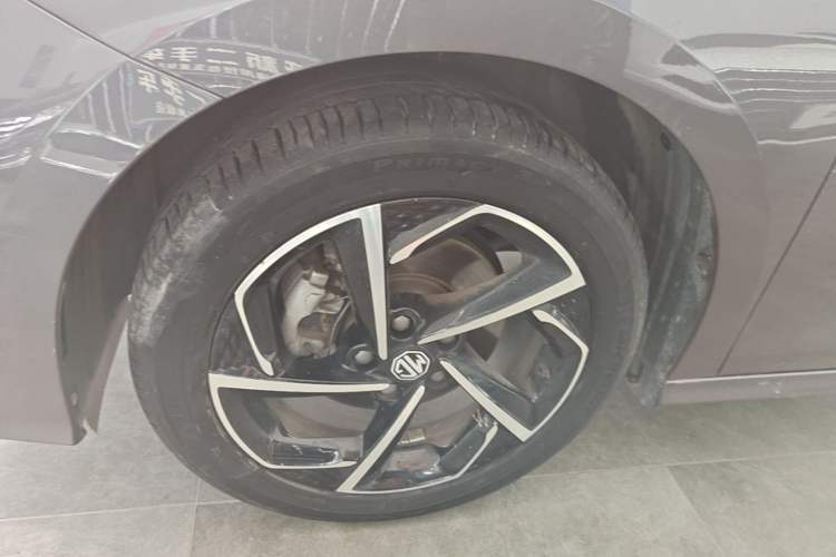 Used MG 5 2021 Revised 300TGI DCT Qingshè Luxurious Enjoyment Edition Left Front Wheel Hub