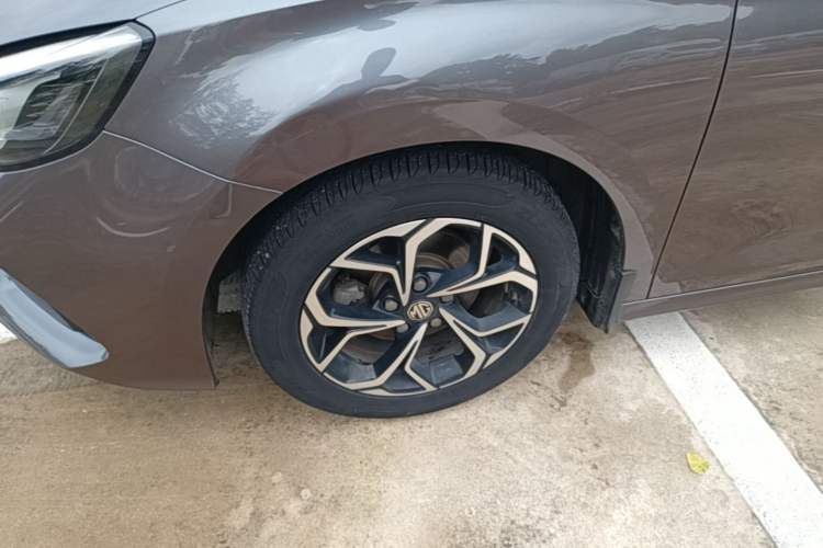Used MG 5 2021 180 DVVT CVT Youth Luxury Edition Left Front Wheel Hub