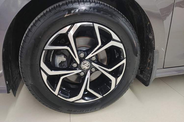 Used MG 5 2021 180 DVVT CVT Youth Luxury Edition Left Front Wheel Hub