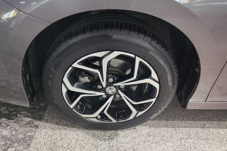 Used MG 5 2021 180 DVVT CVT Youth Luxury Edition Left Front Wheel Hub