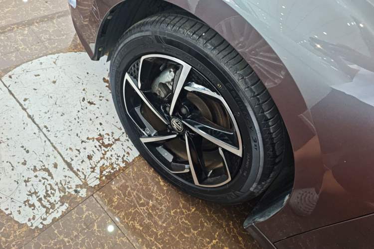 Used MG 5 2021 300TGI DCT Elegant Luxury Edition Left Front Wheel Hub