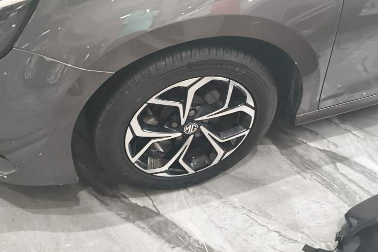 Used MG 5 2021 Revised Version 180 DVVT CVT Youth Luxury Edition Left Front Wheel Hub