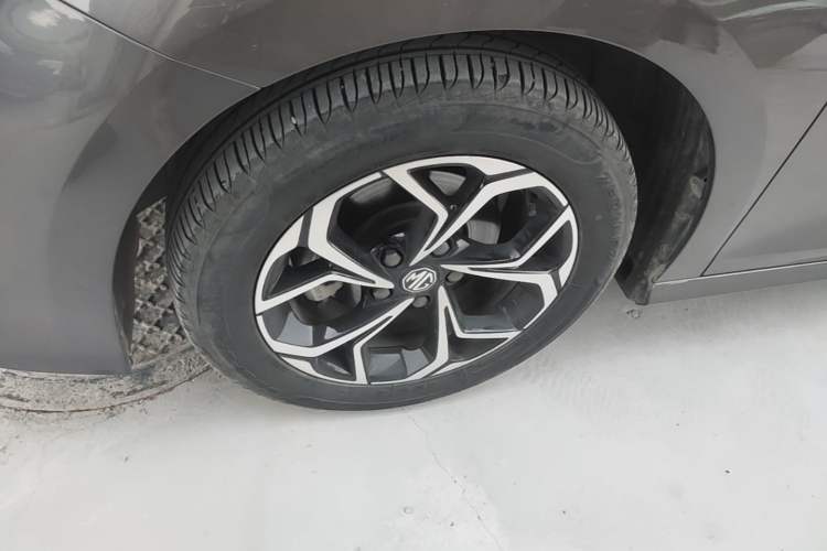 Used MG 5 2021 Revised Version 180 DVVT CVT Youth Luxury Edition Left Front Wheel Hub