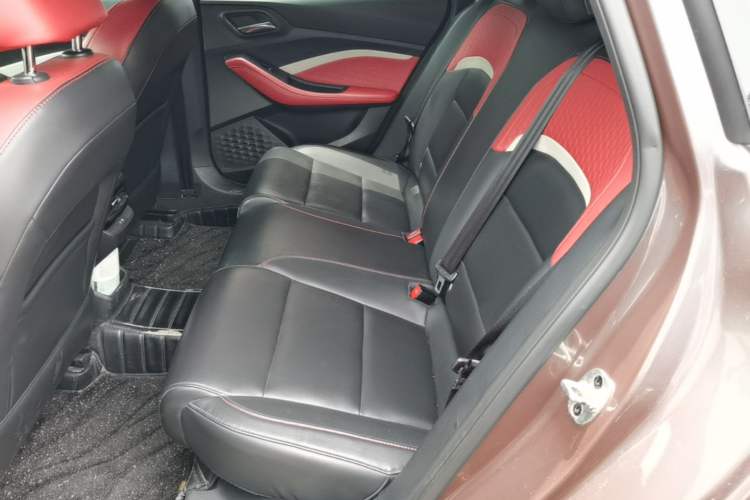 Used MG 5 2021 Revised 300TGI DCT Qingshè Luxurious Enjoyment Edition Left Rear Seat