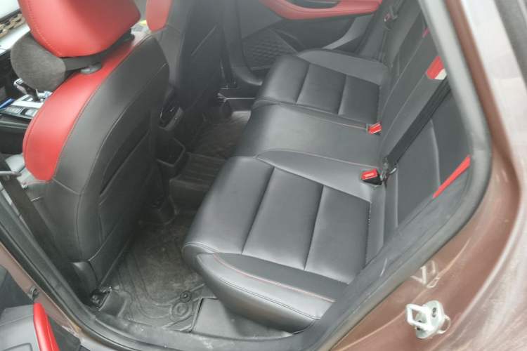 Used MG 5 2021 Revised 300TGI DCT Qingshè Luxurious Enjoyment Edition Left Rear Seat