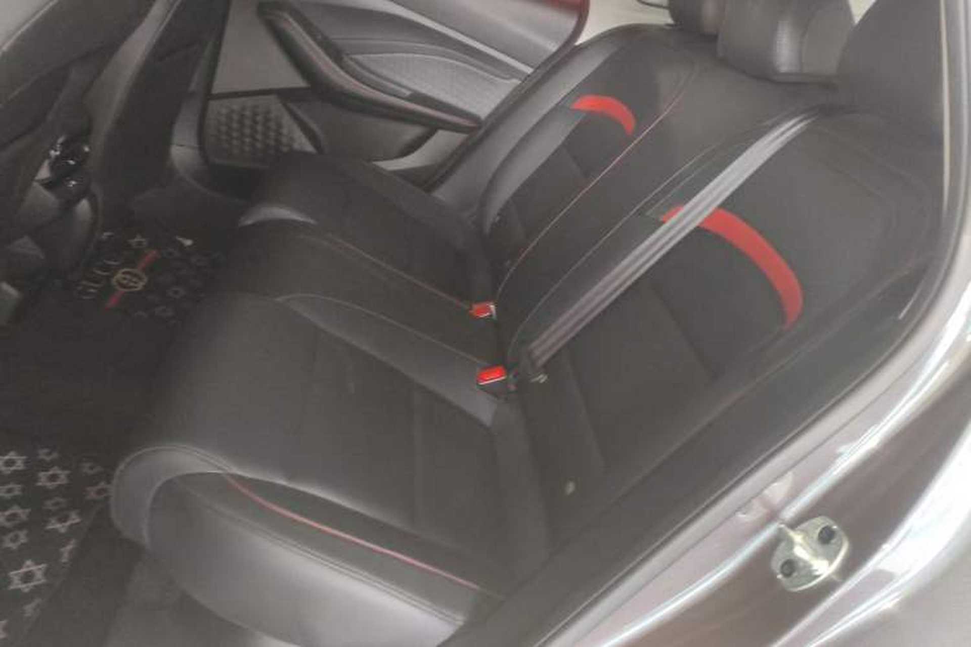 Used MG 5 2021 Revised 300TGI DCT Qingshè Luxurious Enjoyment Edition Left Rear Seat