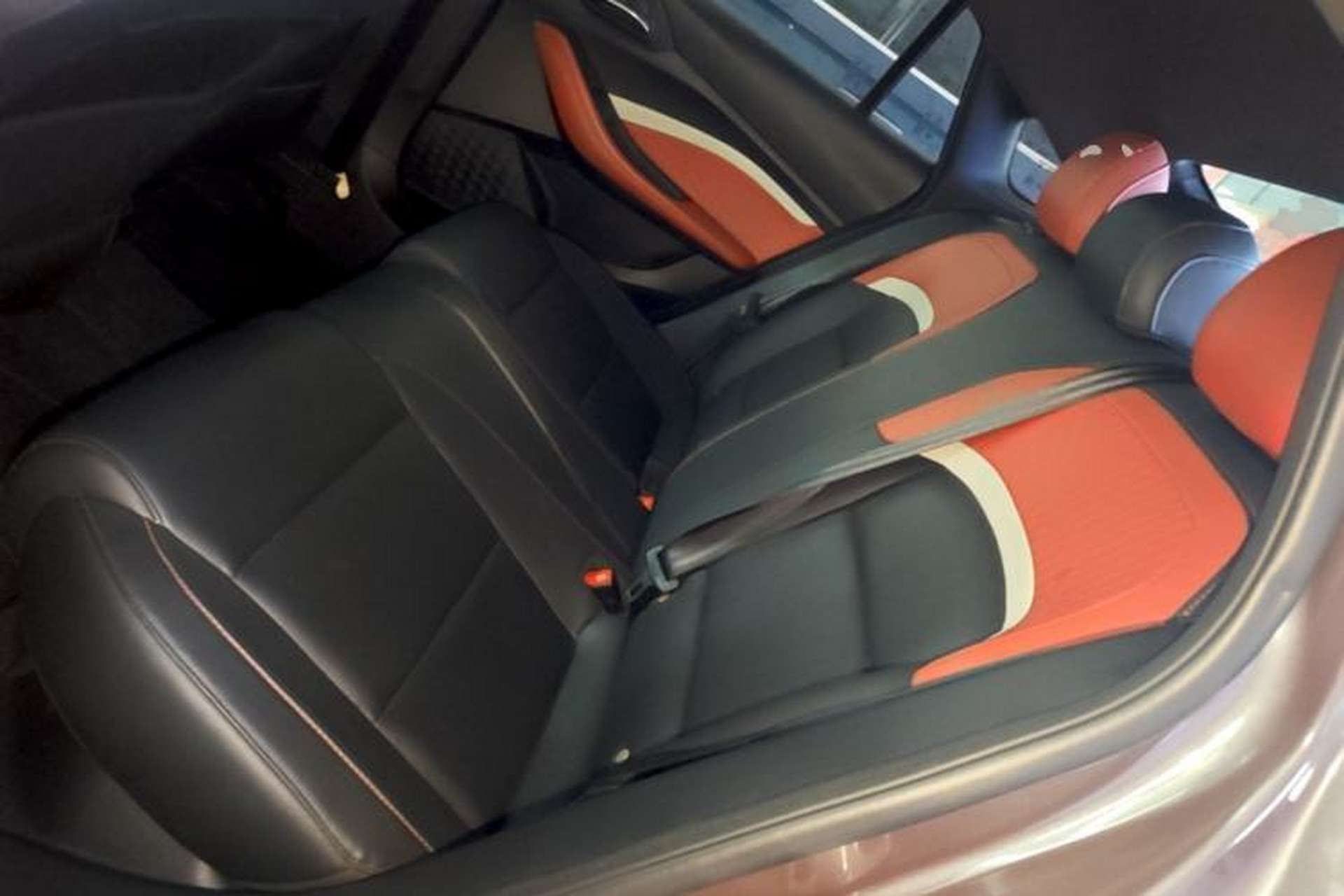 Used MG 5 2021 Revised 300TGI DCT Qingshè Luxurious Enjoyment Edition Left Rear Seat