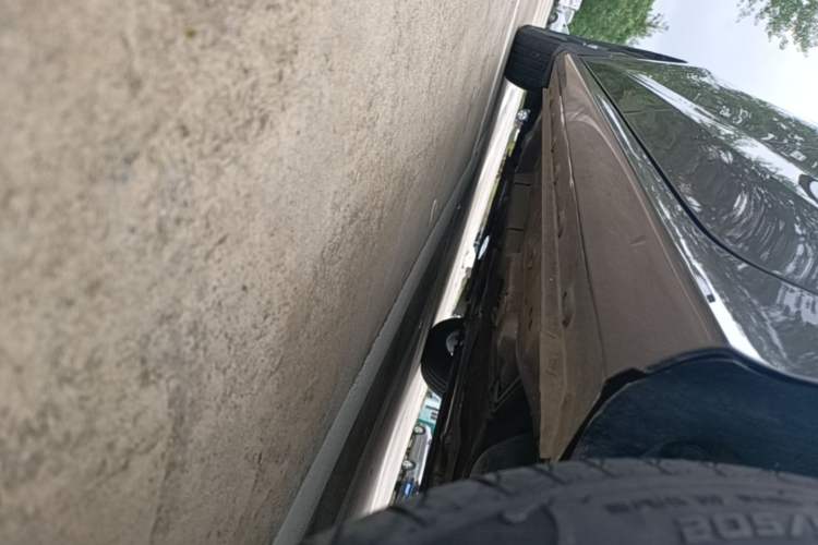 Used MG 5 2021 180 DVVT CVT Youth Luxury Edition Left Side Sill