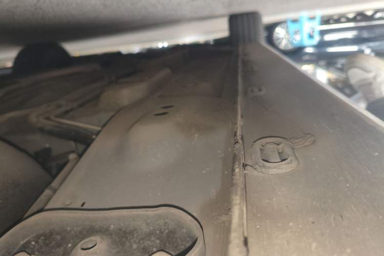 Used MG 5 2021 Revised 300TGI DCT Qingshè Luxurious Enjoyment Edition Left Side Sill