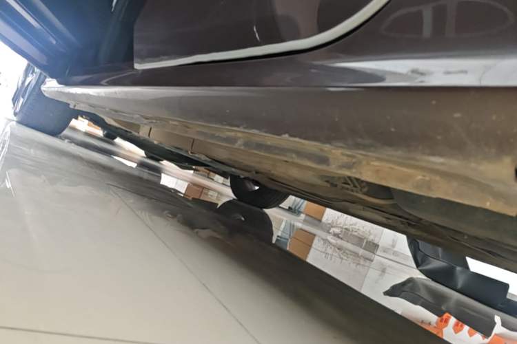 Used MG 5 2021 Revised 300TGI DCT Elegant Luxury Flagship Edition Left Side Sill