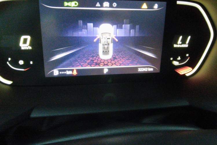 Used MG 5 2021 Revised 300TGI DCT Qingshè Luxurious Enjoyment Edition Odometer Close Up