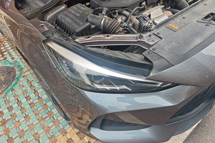 Used MG 5 2021 Revised 300TGI DCT Qingshè Luxurious Enjoyment Edition Right Front Headlight