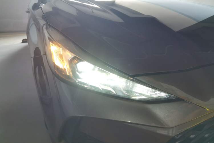 Used MG 5 2021 180 DVVT CVT Youthful Style Edition Right Front Headlight