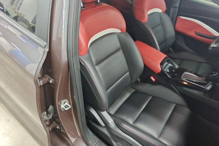 Used MG 5 2021 180 DVVT CVT Youth Luxury Edition Right Front Seat