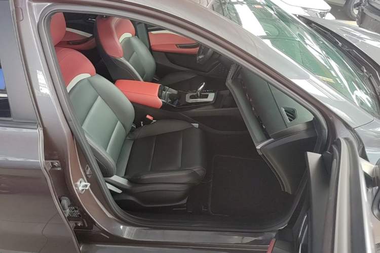 Used MG 5 2021 Revised 300TGI DCT Elegant Luxury Flagship Edition Right Front Seat